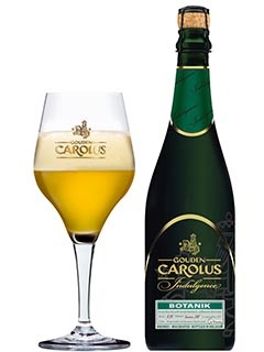 belgisches Bier Gouden Carolus Indulgence 2017 - Botanik in der 75cl Bierflasche mit Echtkorkverschluss mit gefülltem Bierglas